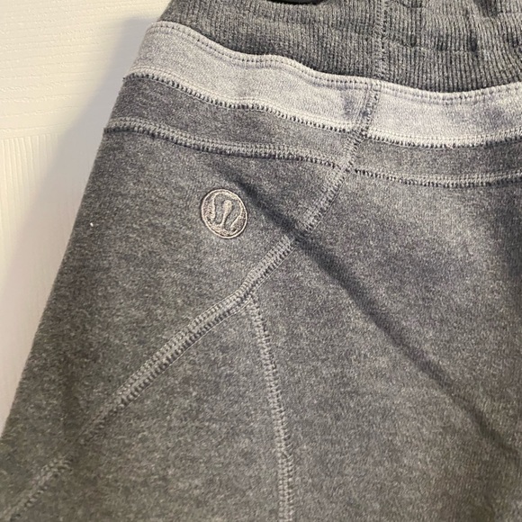 Lululemon thick grey sweatpants - Picture 1 of 3